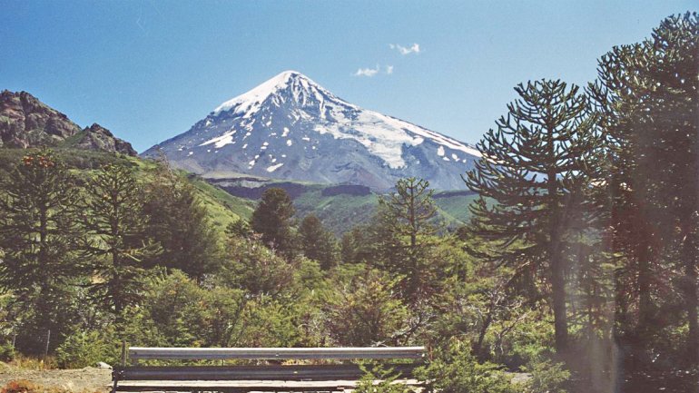 El volcán Lanín volvió a temblar y registró casi 200 sismos