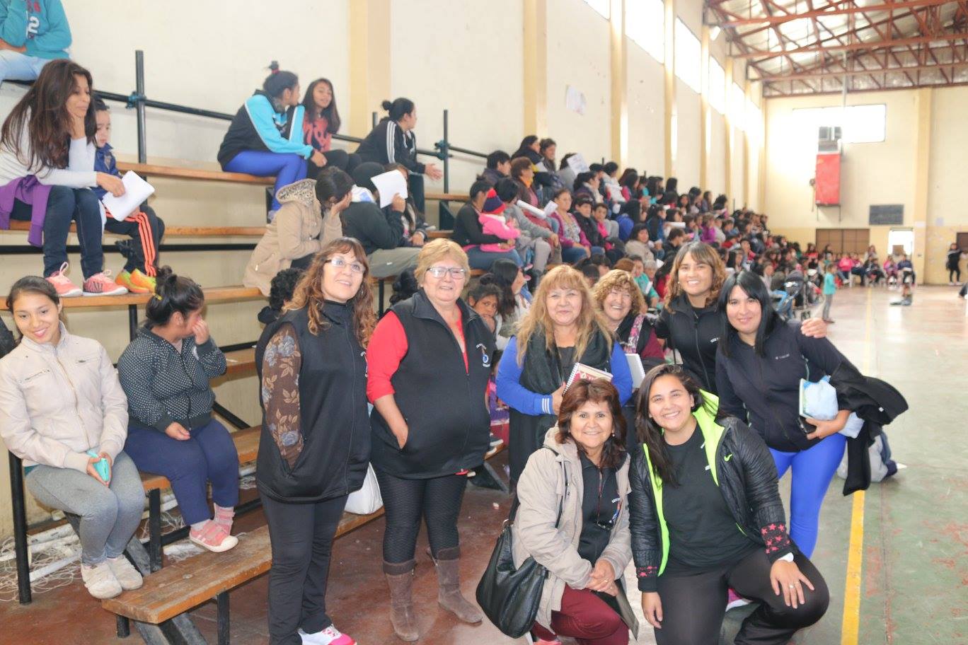 Mujeres de Luz  y Fuerza de la Patagonia entregaron donaciones para entidades del interior