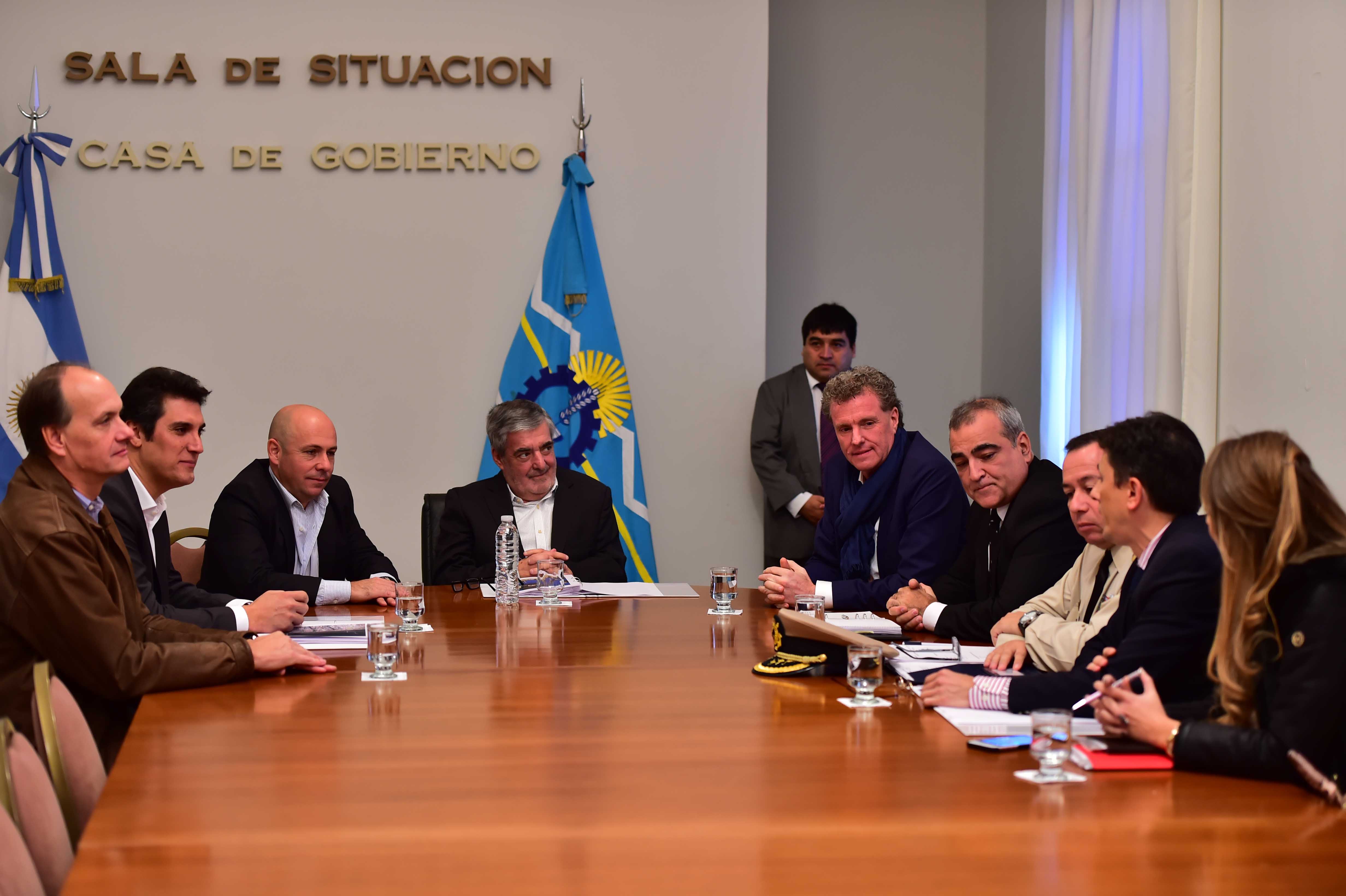 Das neves y Sastre con autoridades nacionales por nuevo edificio de prefectura