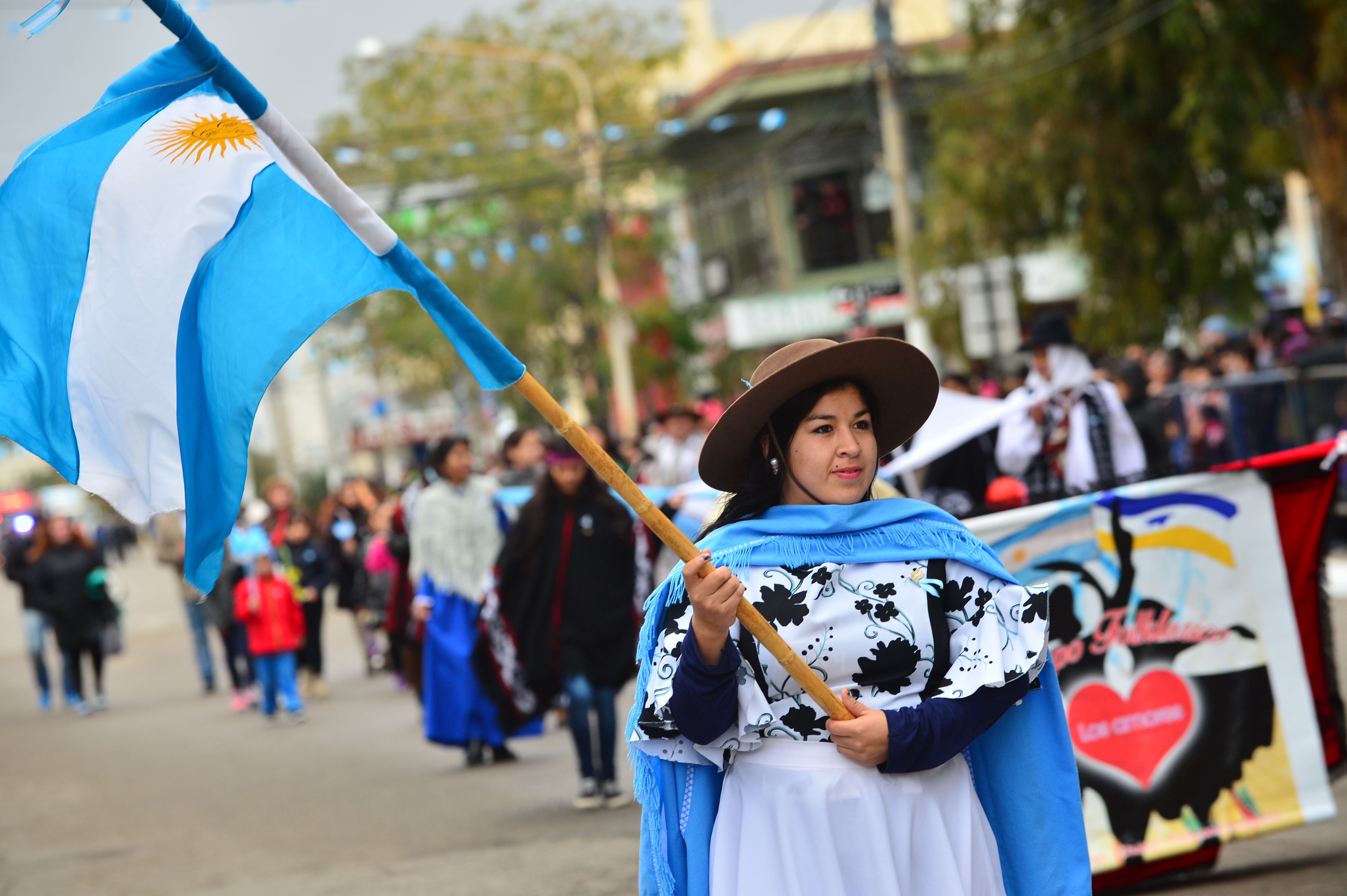 Continúan abiertas las inscripciones para el desfile del 25 de Mayo