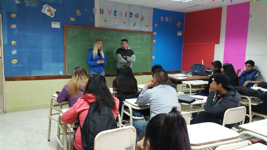 Realizan charla en el marco del programa “Jóvenes, barrio y trabajo”