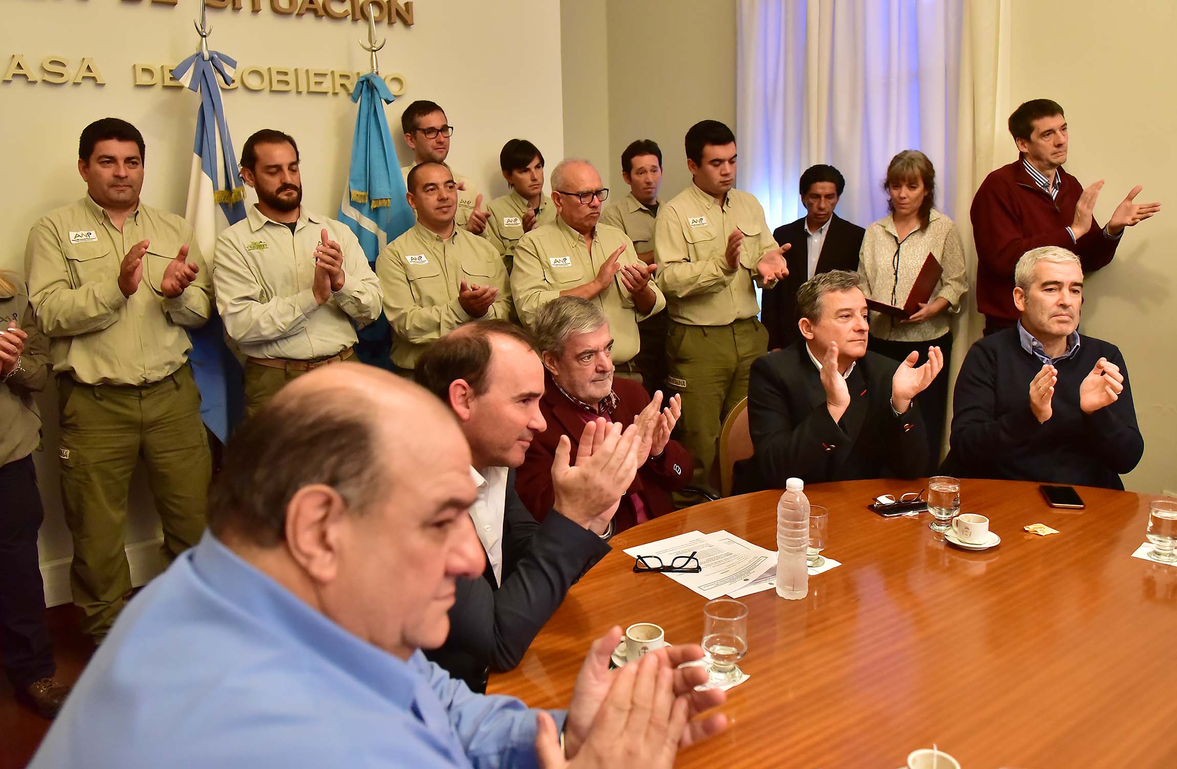 Das Neves firmó acuerdo para la construcción de 8 viviendas para Guardafaunas