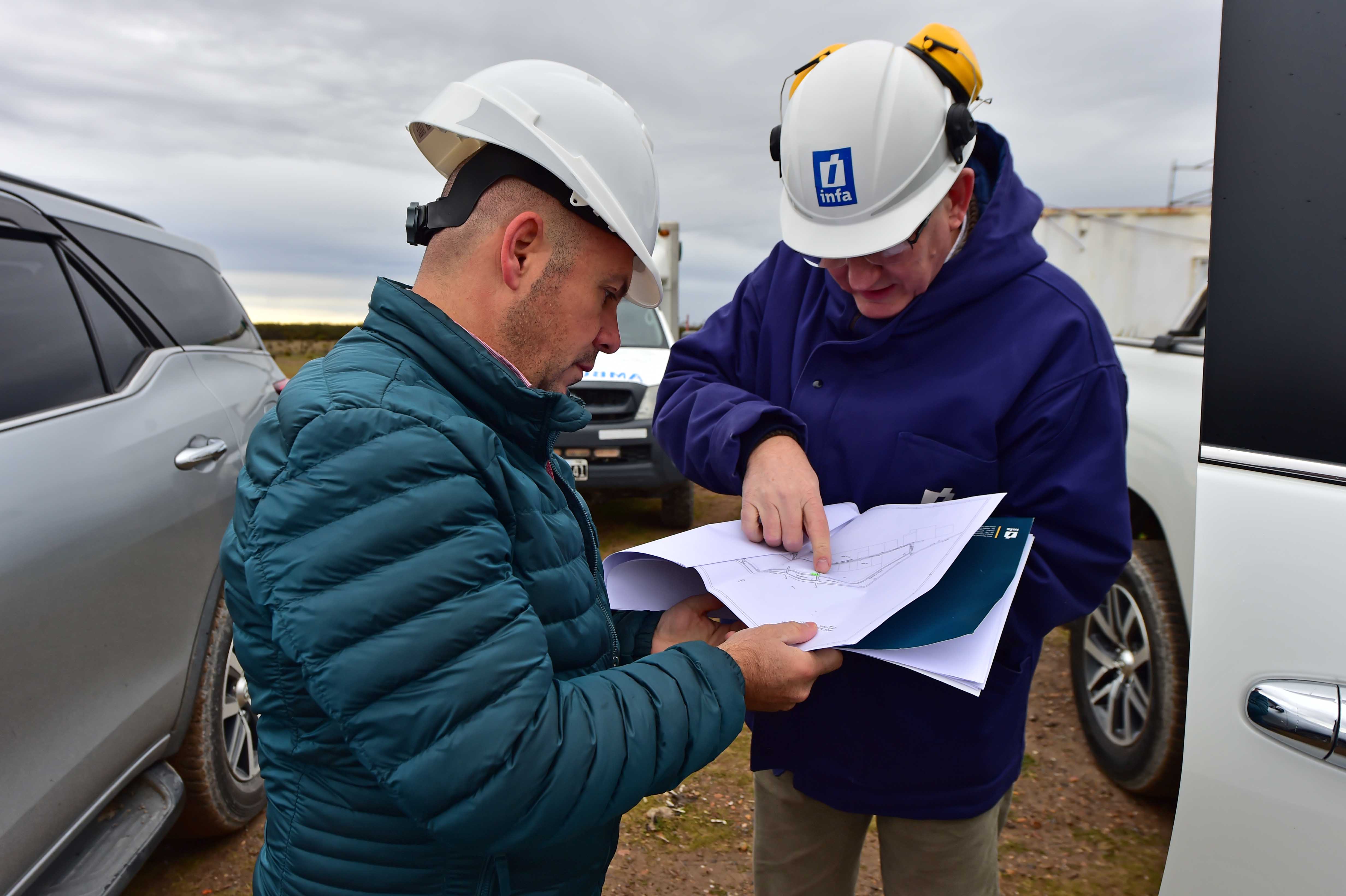 Sastre recorrió el futuro parque eólico “Aluar”