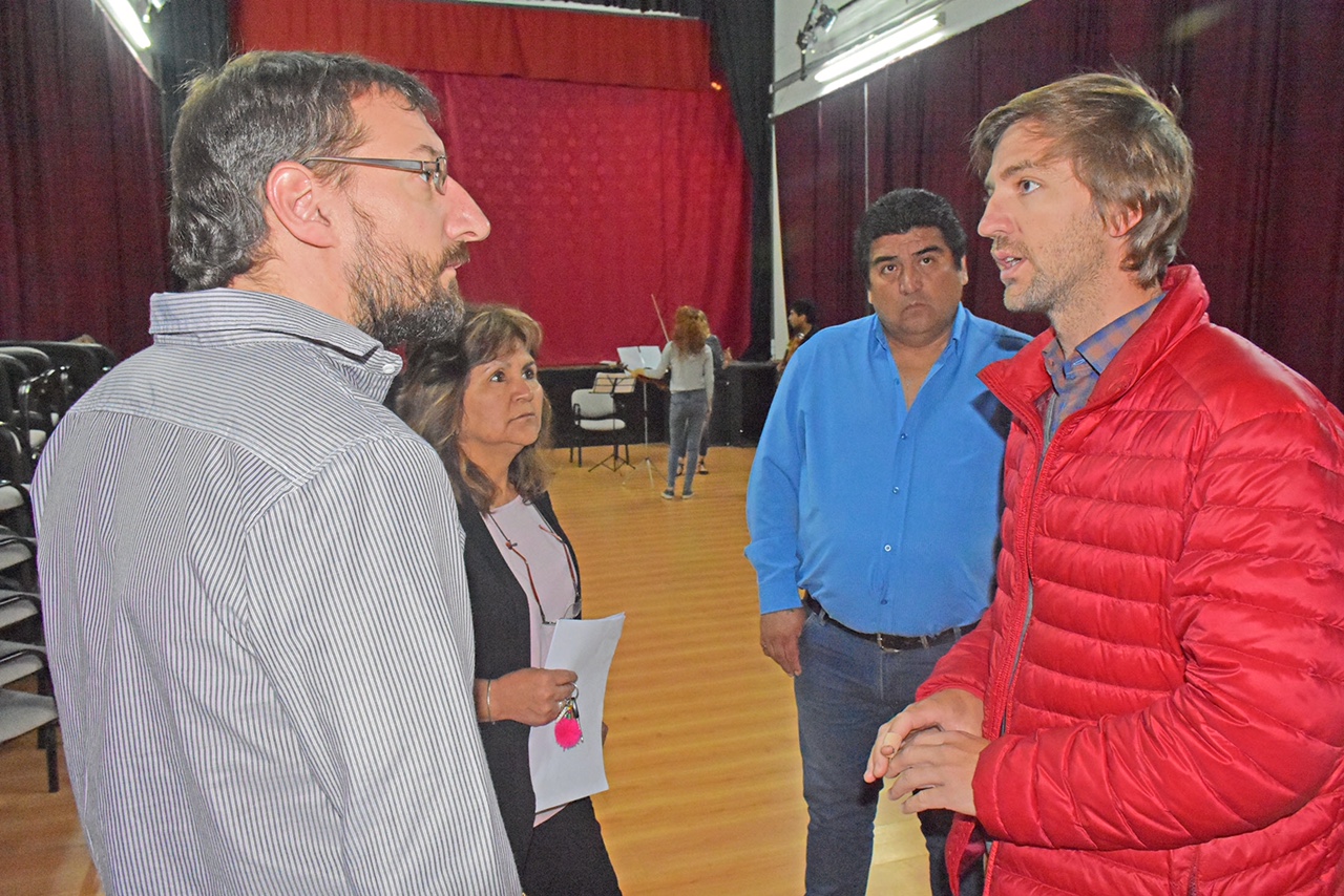 Retamal visitó el Centro Cultural por la implementación del sistema de aro magnético