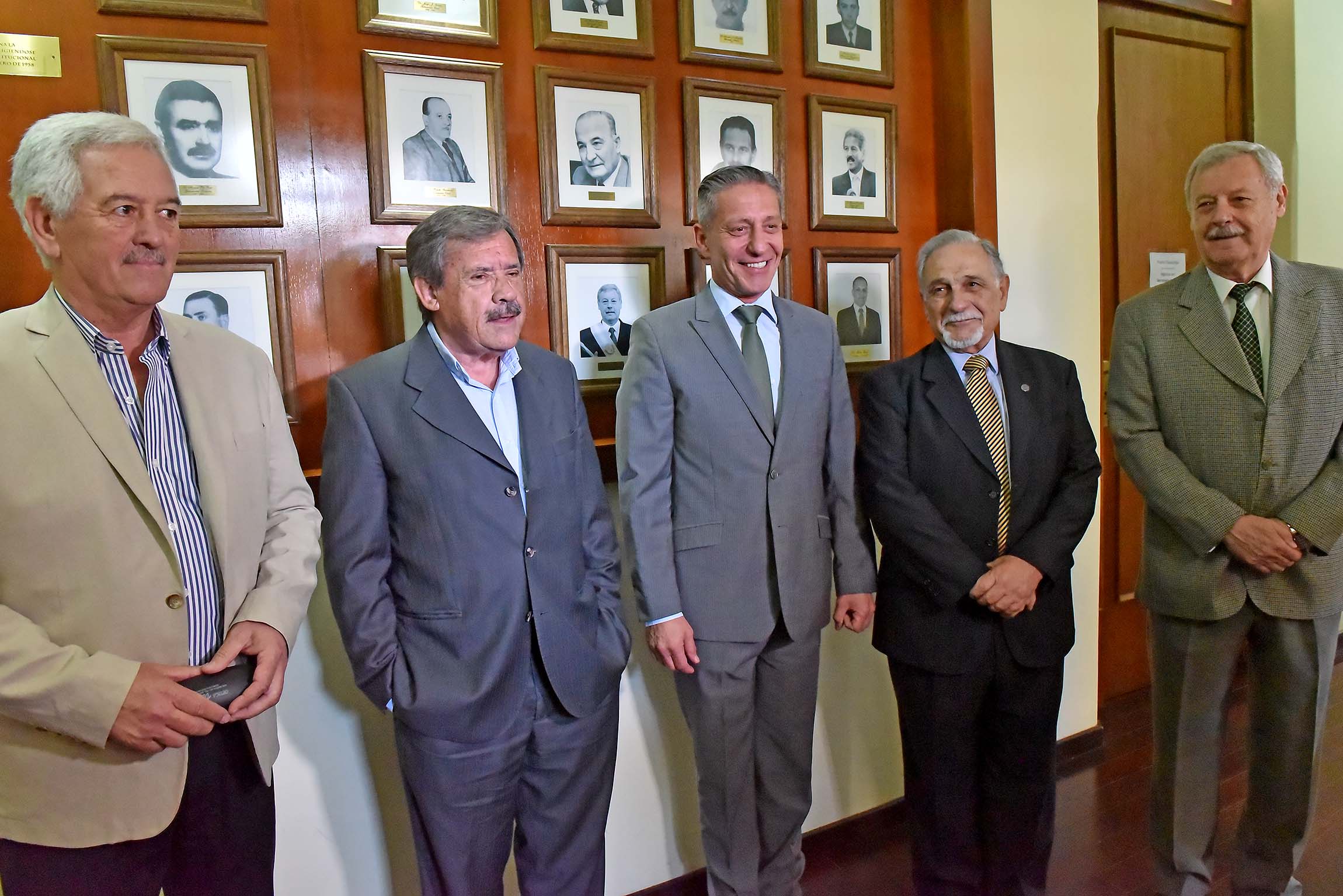 Arcioni se reunió con cuatro ex gobernadores del Chubut   para analizar temas centrales de la marcha de la gestión