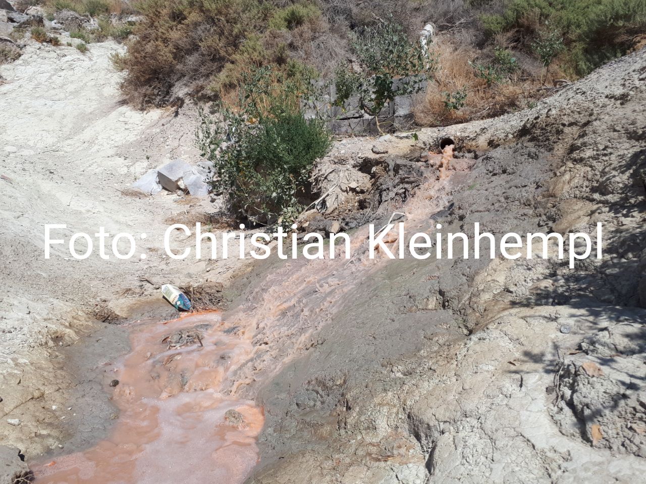 El Ministerio de Ambiente clausuró todos los  vuelcos de la industria pesquera al Golfo Nuevo