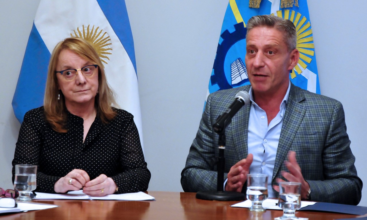 Arcioni y Alicia Kirchner y lograron un acuerdo histórico