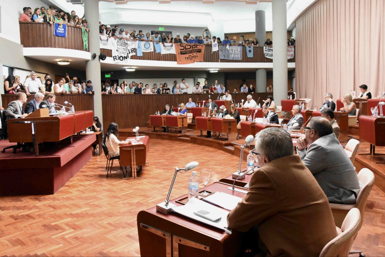 Diputados votan leyes de emergencia y Pacto Fiscal sin consenso político