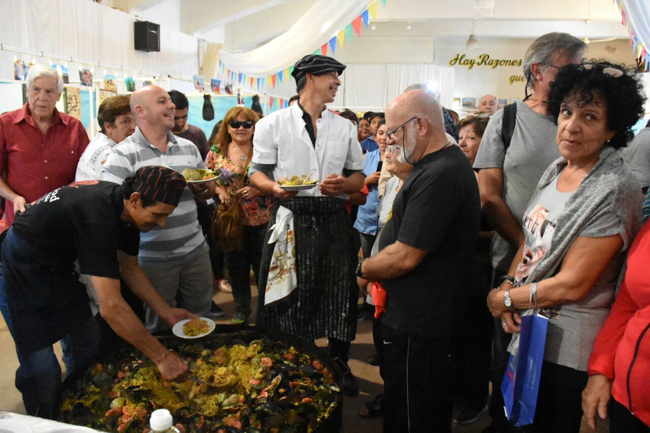 Sastre dejó abierta una vez más la Feria de Pescadores Artesanales