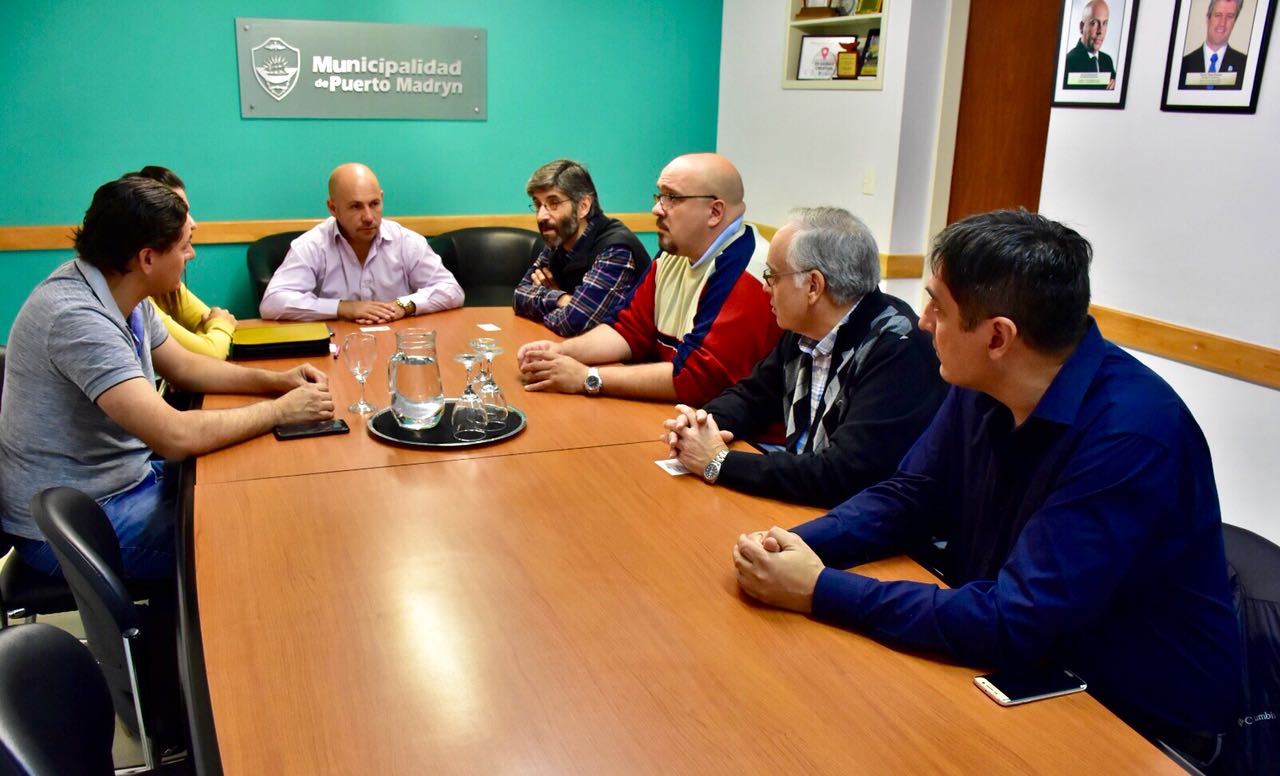 Sastre recibío al Decano de la facultad de Ingeniería en Madryn