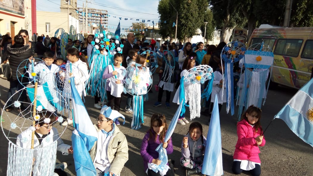 Acto Patriótico organizado por Escuela 736