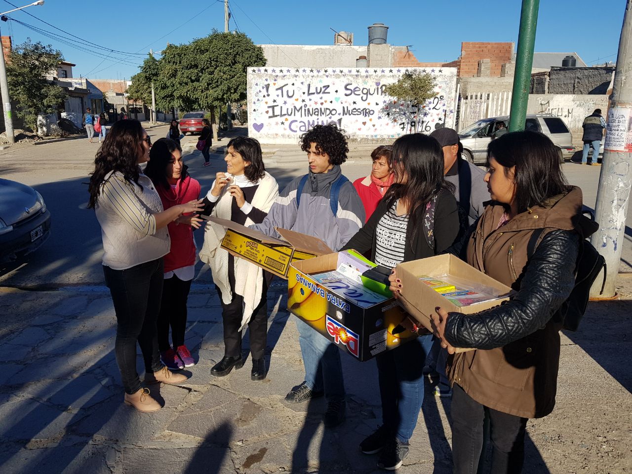 La Asamblea Escuela 785, entregó donaciones