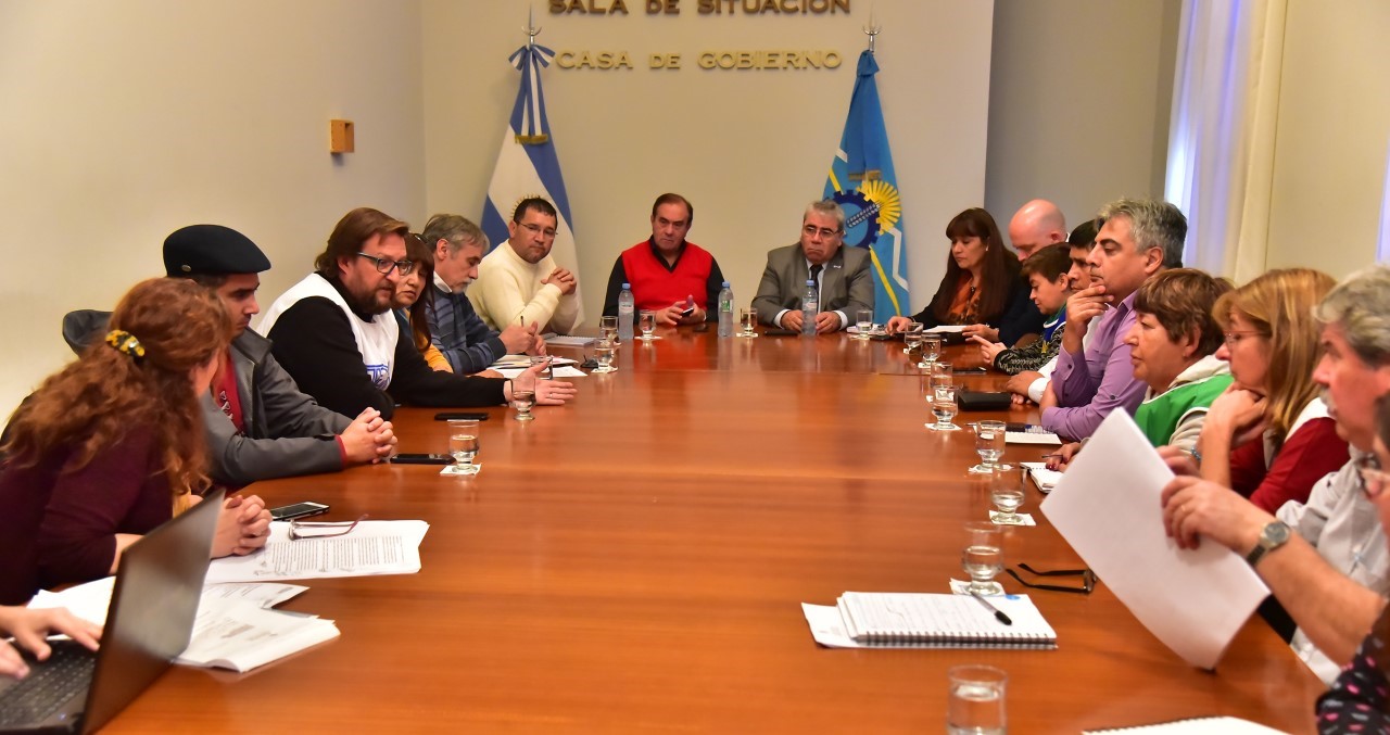 El Gobierno le pide racionalidad y flexibilidad a los gremios de la mesa de diálogo