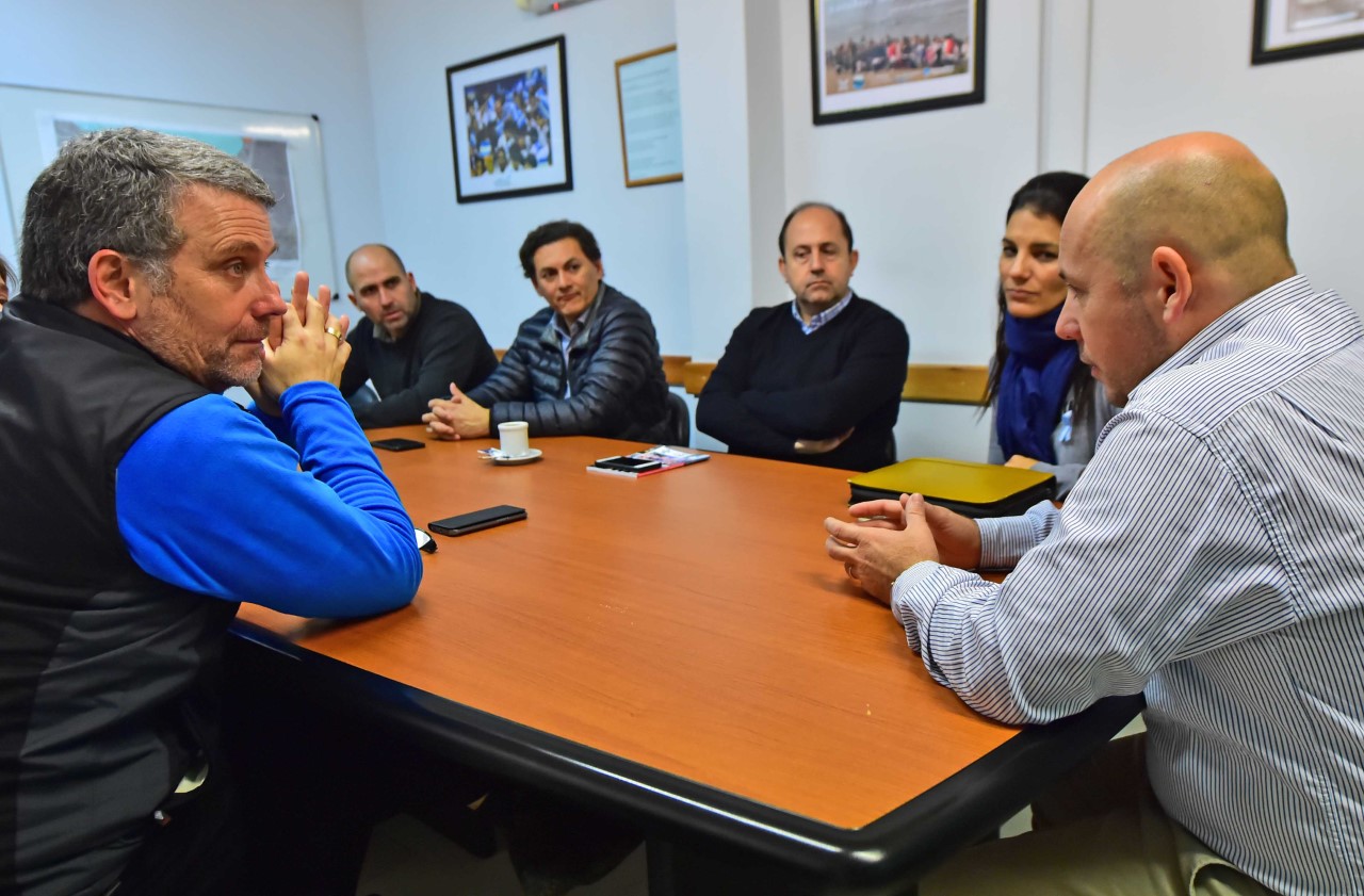 Ricardo Sastre recibió la visita del Obispo Auxiliar de Comodoro Rivadavia, Roberto Álvarez