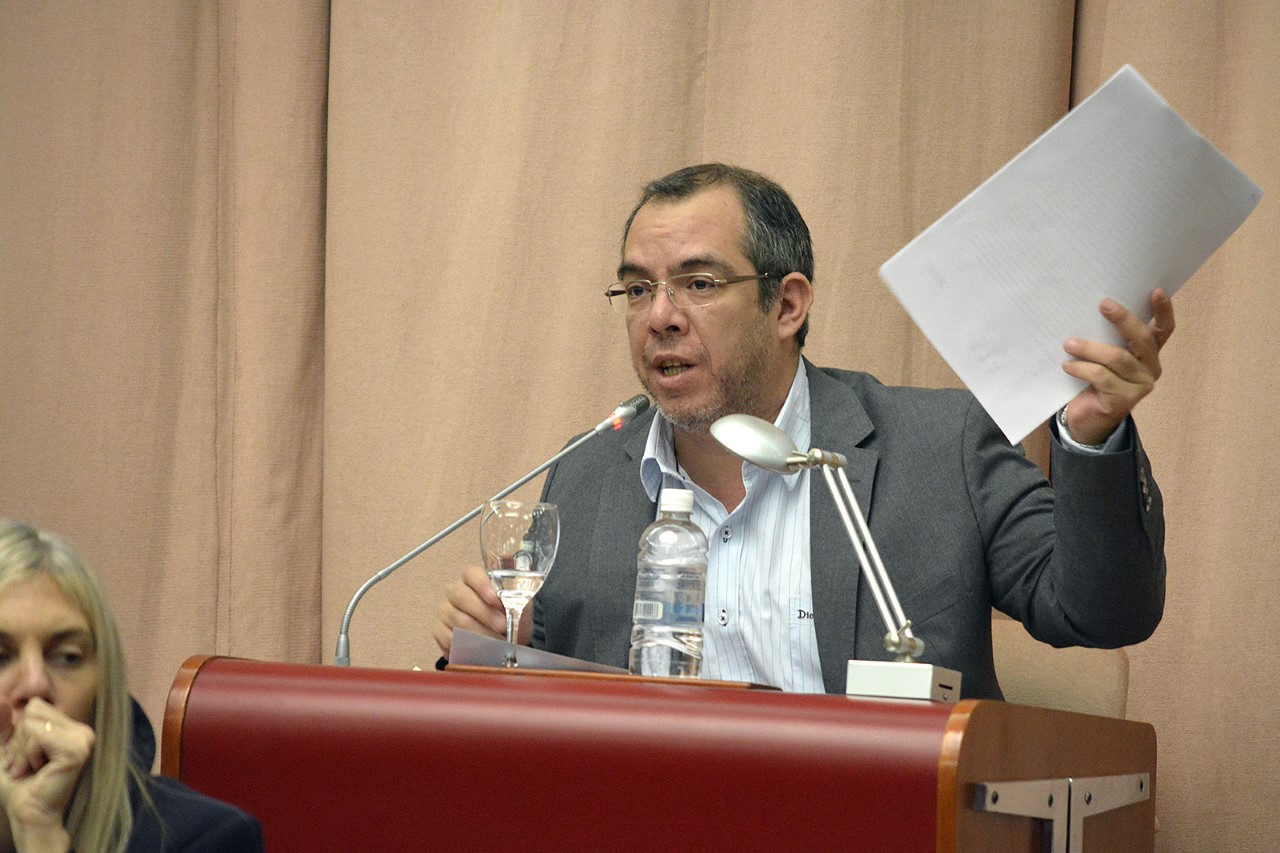 Grazzini propuso apelar a financiamiento nacional previsto por ley para garantizar el ciclo lectivo en Chubut