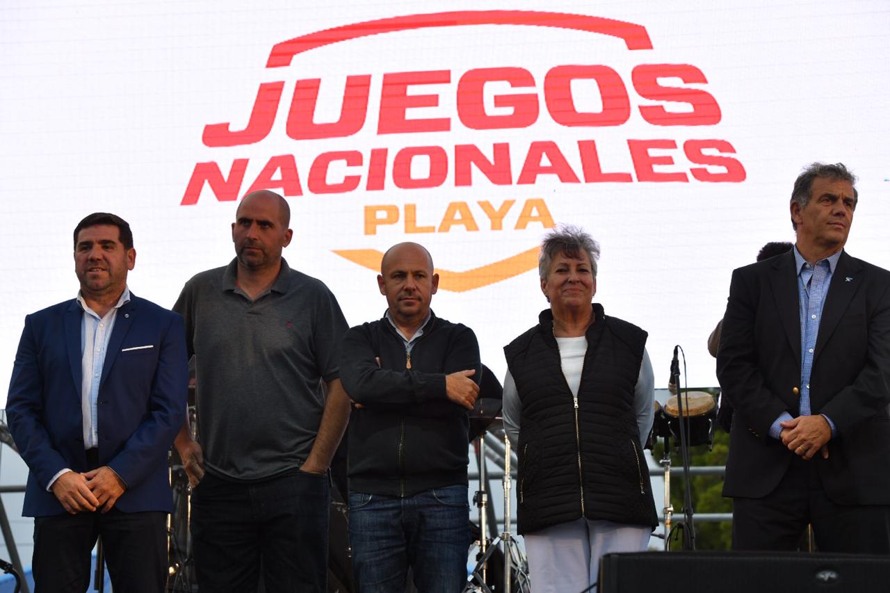 SASTRE INAUGURÓ LOS JUEGOS NACIONALES DE PLAYA EN MADRYN
