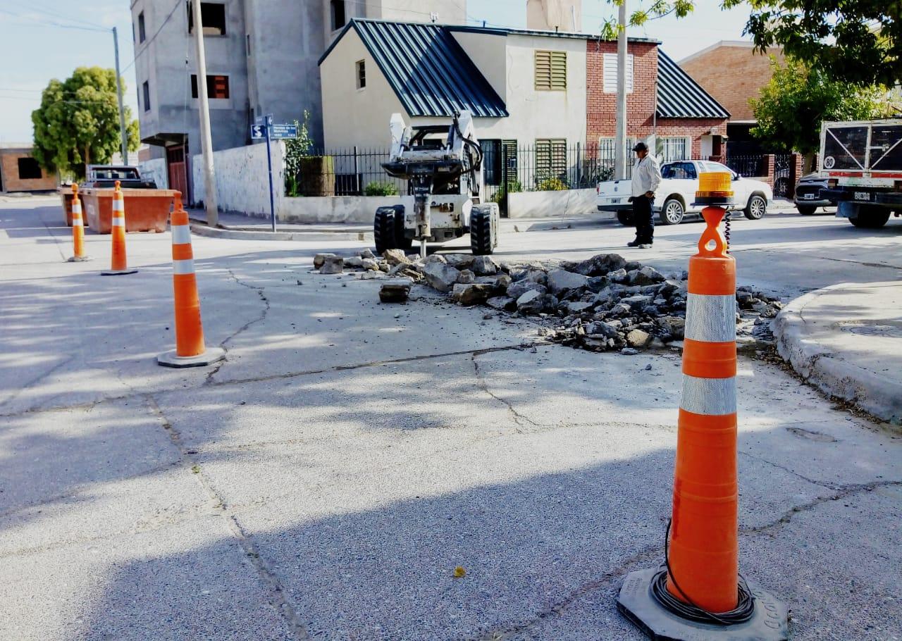 REPARACIÓN DE CAÑERÍA DE AGUA  POTABLE EN BARRIO 140 VIVIENDAS