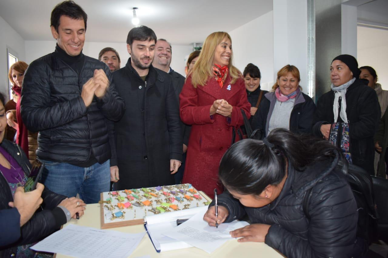 El Gobierno Nacional inauguró viviendas para los afectados por el temporal de 2017 en Comodoro Rivadavia