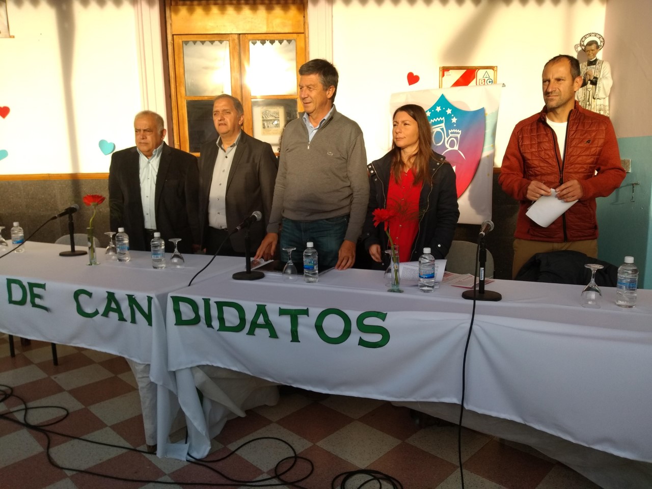 Menna participó de un concurrido debate de candidatos a gobernador organizado por estudiantes en Rawson