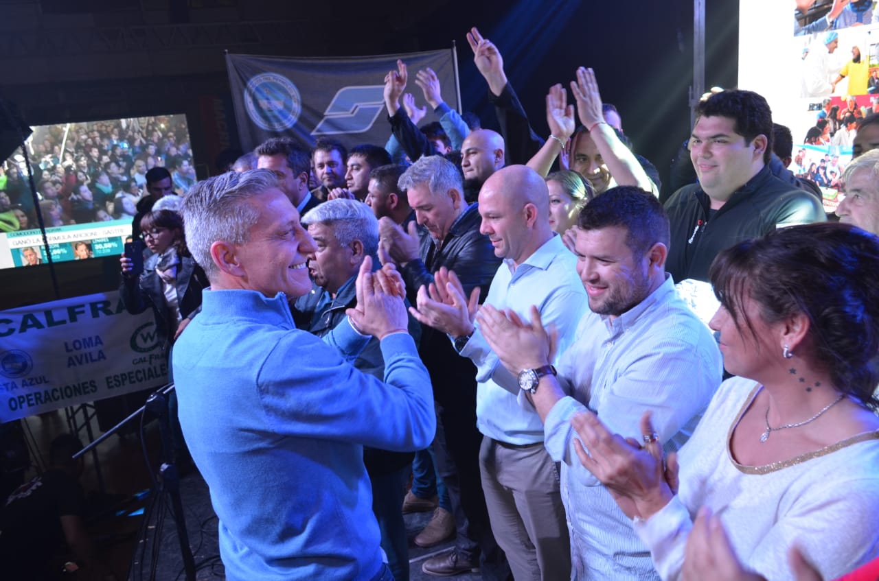 Arcioni se impuso en las elecciones generales por amplio margen y convocó a las demás fuerzas políticas a defender los intereses de la Provincia﻿