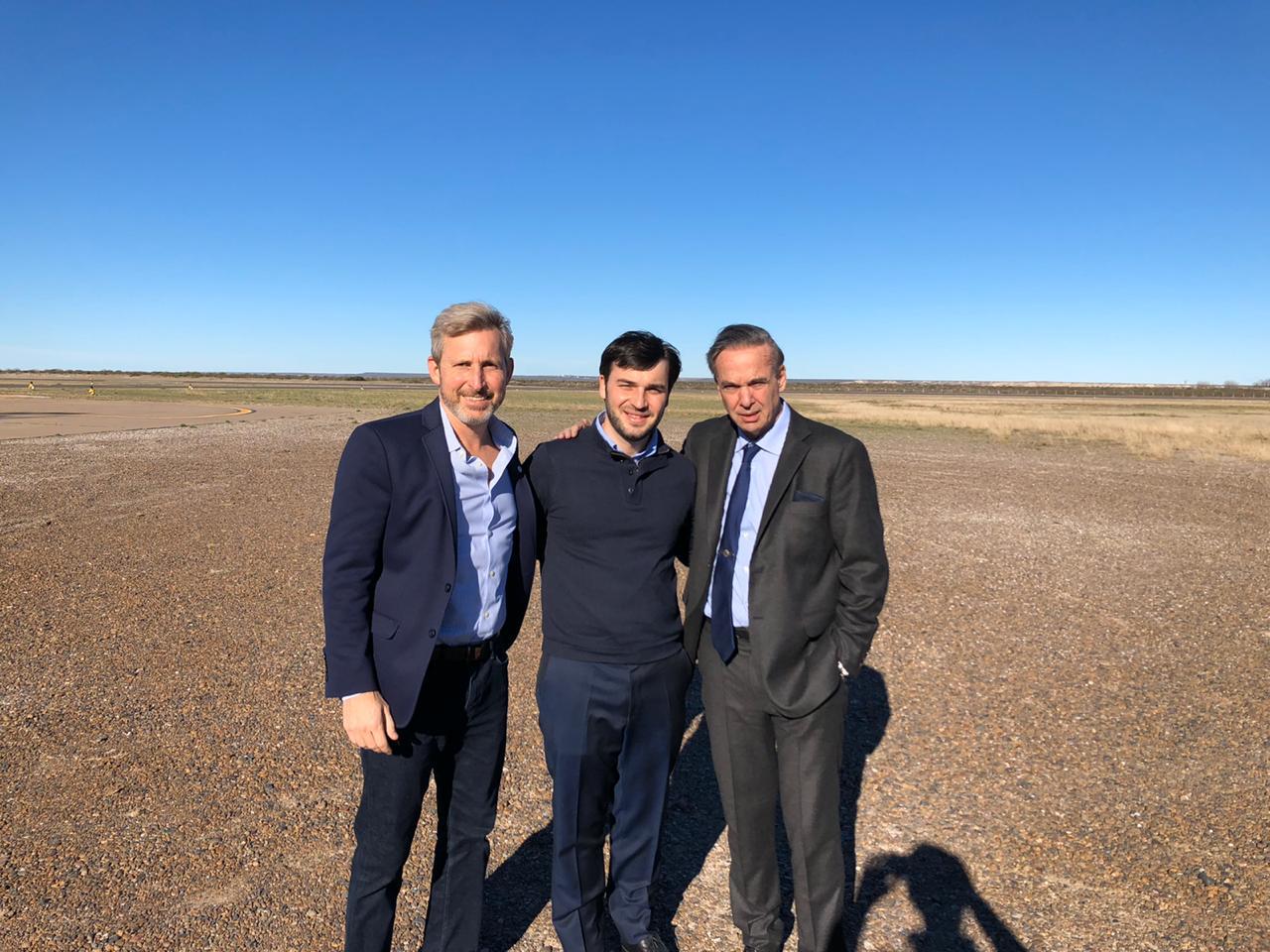 Miguel Ángel Pichetto y Rogelio Frigerio, junto al precandidato a Diputado Nacional Ignacio Torres