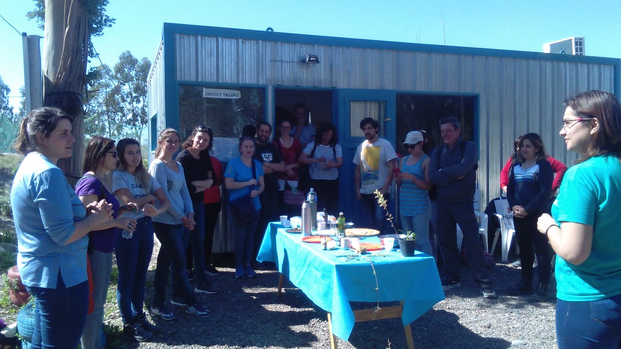 Exitoso Taller “Ambiente y la Salud a partir de la huerta”