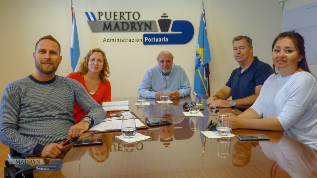 Cónsul de Canadá, Dale Smyl visitó la Administración Portuaria