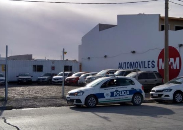 Allanamiento en concesionaria de auto por robo