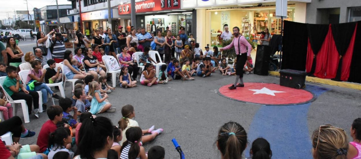 Gustavo Sastre: “las propuestas culturales y recreativas que impulsamos cada verano favorecen al movimiento turístico en nuestra ciudad”