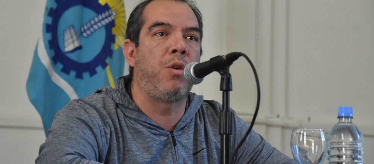 Grazzini aseguró que en Chubut se cumplen las garantías constitucionales y pidió a la oposición que “no haga política” en esta situación