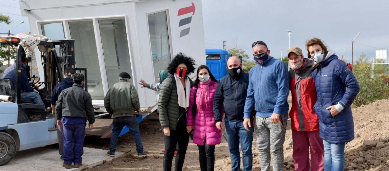 SASTRE SUPERVISÓ LOS TRABAJOS DE INSTALACIÓN DE CAJERO AUTOMÁTICO EN EL BARRIO SOLANA DE LA PATAGONIA