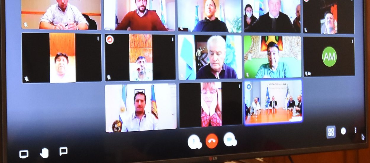 ARCIONI MANTUVO UNA VIDEOCONFERENCIA CON LOS INTENDENTES Y COMUNICÓ LAS ACTIVIDADES QUE SERÁN HABILITADAS EN CHUBUT