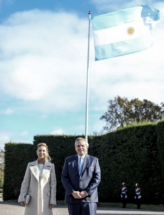 EL PRESIDENTE DIJO QUE “ESTE 25 DE MAYO NOS PROPONE EL DESAFÍO DE CONSTRUIR UN PAÍS MÁS SOLIDARIO”