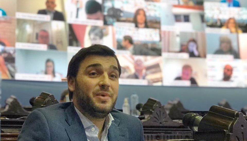 TORRES: “SE DEBEN INCORPORAR A LOS TRABAJADORES DEL GAS Y EL PETRÓLEO, Y LUZ Y FUERZA, A LOS BENEFICIOS POR SER SERVICIOS ESENCIALES”