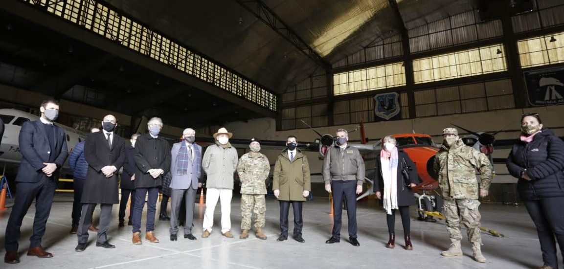 AGUSTÍN ROSSI SUPERVISÓ EL TRABAJO DE LAS FUERZAS ARMADAS ANTE LA PANDEMIA EN COMODORO RIVADAVIA