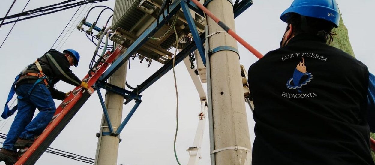 OBRAS ELÉCTRICAS PARA LA VINCULACIÓN DEFINITIVA DE LOS USUARIOS  DEL BARRIO “27 DE OCTUBRE”