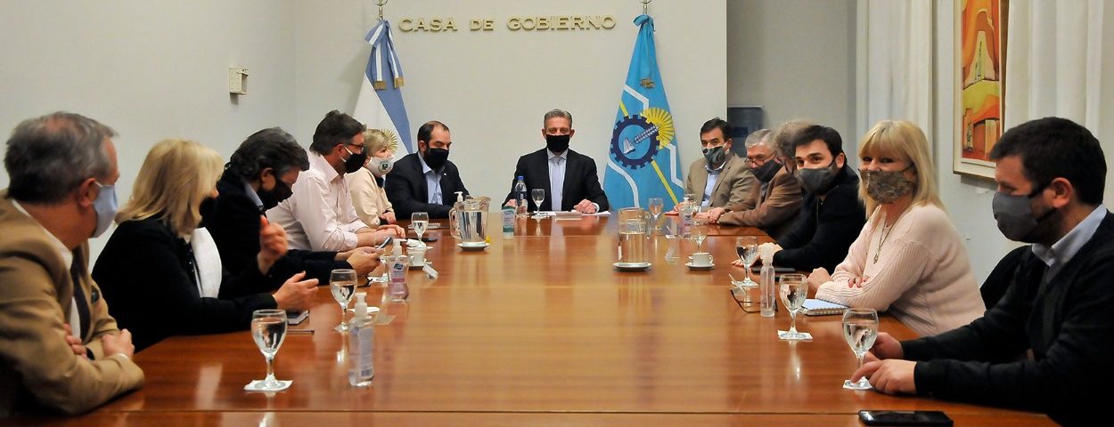 EL GOBERNADOR ARCIONI RECIBIÓ EN CASA DE GOBIERNO A TODOS LOS SENADORES Y DIPUTADOS NACIONALES DE CHUBUT