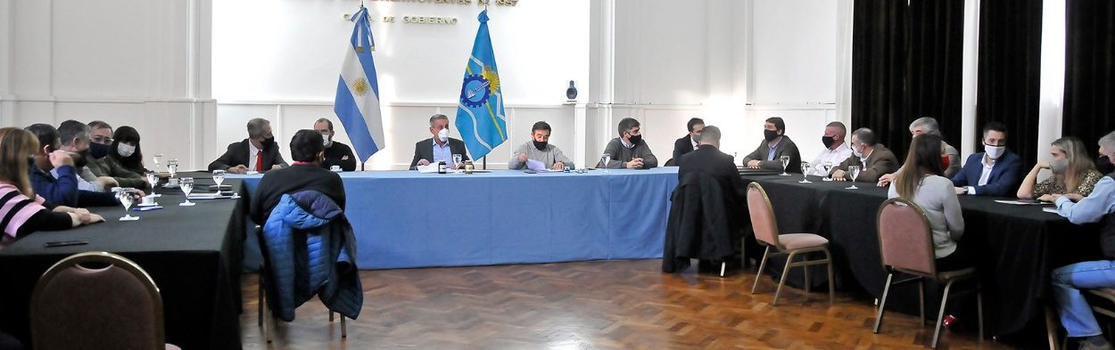 ARCIONI FIRMÓ UN DNU POR 9 MILLONES DE PESOS PARA OBRAS EN LOS CANALES DE RIEGO DEL VALLE