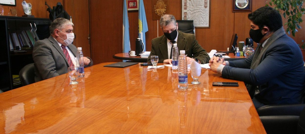 SE FIRMÓ UN CONVENIO ENTRE EL BANCO DEL CHUBUT Y LA SECRETARÍA DE TRABAJO