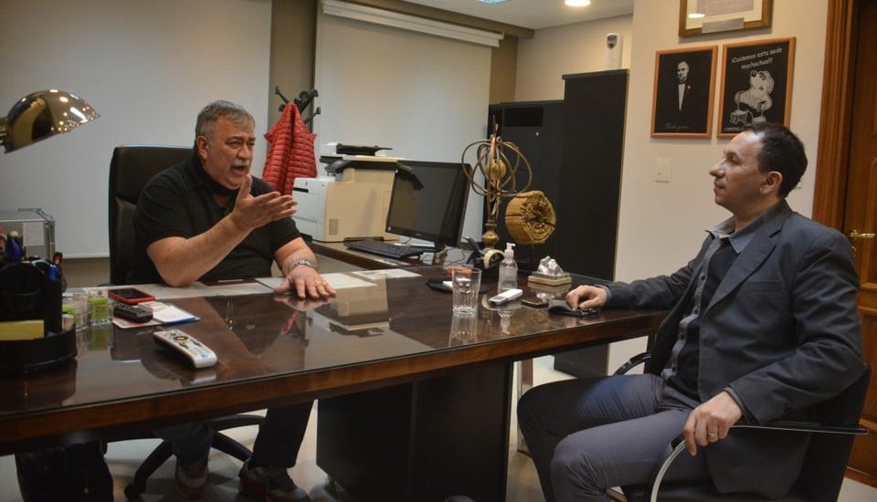 HÉCTOR GONZÁLEZ ANALIZÓ LA SITUACIÓN ENERGÉTICA ACTUAL Y LA DE LOS SERVICIOS PÚBLICOS CON EL INTENDENTE DE TRELEW, ADRIÁN MADERNA