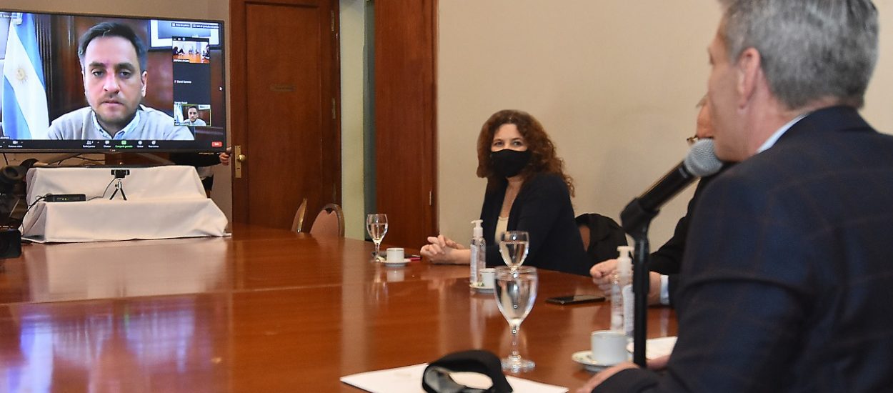 ARCIONI ANUNCIÓ JUNTO AL MINISTRO CABANDIÉ LA REAPERTURA DEL PARQUE NACIONAL LAGO PUELO