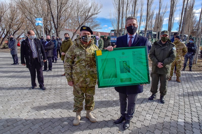 ARCIONI ENCABEZÓ EN RÍO MAYO LA REINAUGURACIÓN DE LA PLAZA DE ARMAS DEL ESCUADRÓN 38 DE GENDARMERÍA NACIONAL