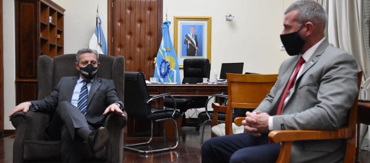 ARCIONI RECIBIÓ AL INTENDENTE DE GAIMAN EN CASA DE GOBIERNO