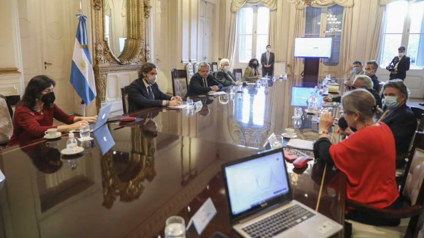 ALBERTO FERNÁNDEZ SE REUNIÓ CON INFECTÓLOGOS EN LA CASA ROSADA