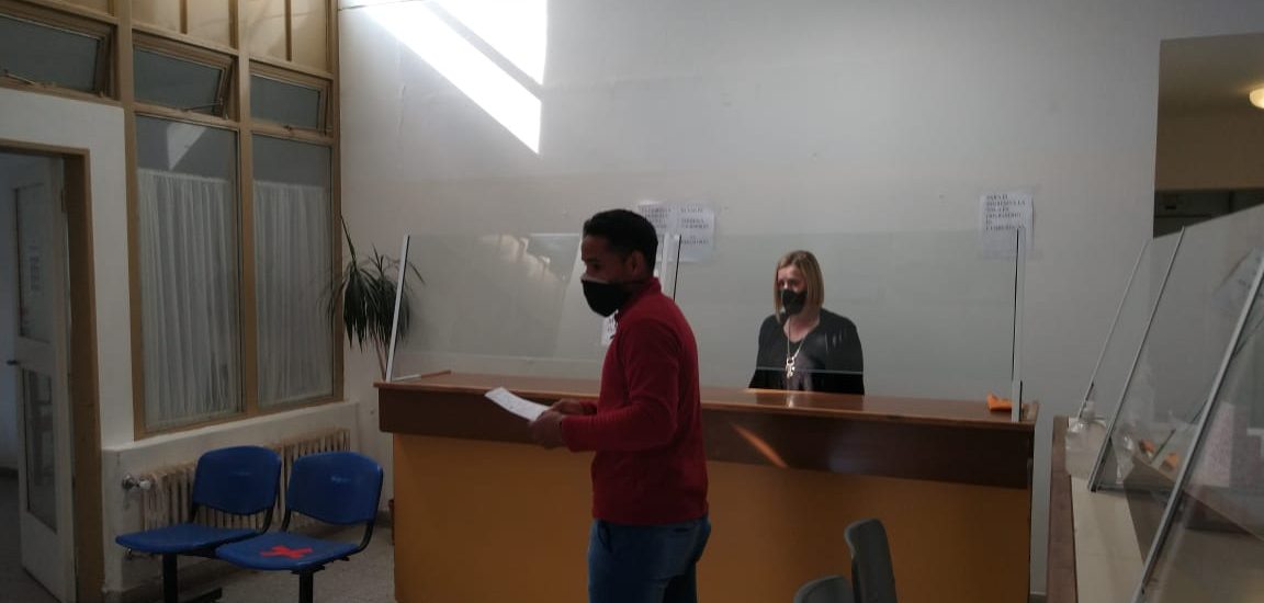 PUERTO MADRYN: LA DELEGACIÓN DEL REGISTRO CIVIL ZONA CENTRO ATIENDE AL PÚBLICO CON TURNOS PREVIOS, HORARIO Y PERSONAL REDUCIDO