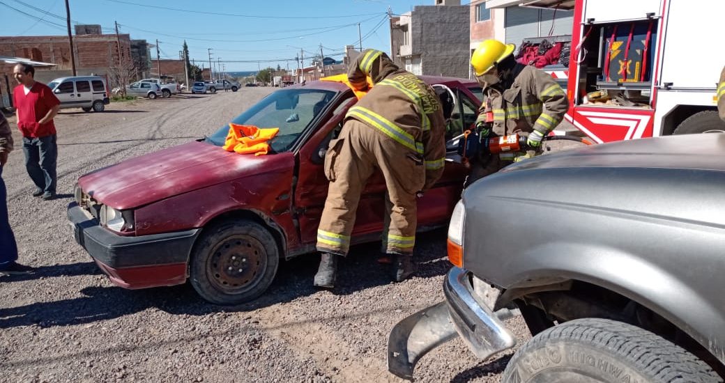 ACCIDENTE DE TRÁNSITO EN CALLE LEWIS JONES Y MISIONES