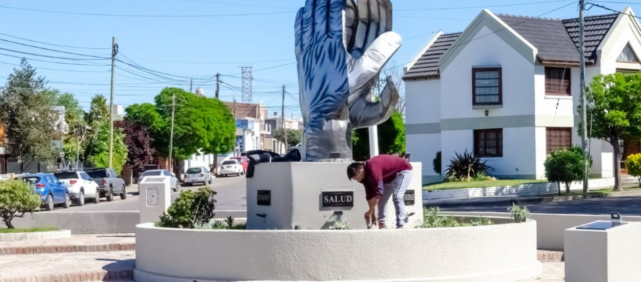 RAWSON: CON EL APORTE DE VECINOS, INDUSTRIAS Y COMERCIOS, SE INAUGURA ESTE SÁBADO EL “MONUMENTO AL APLAUSO”