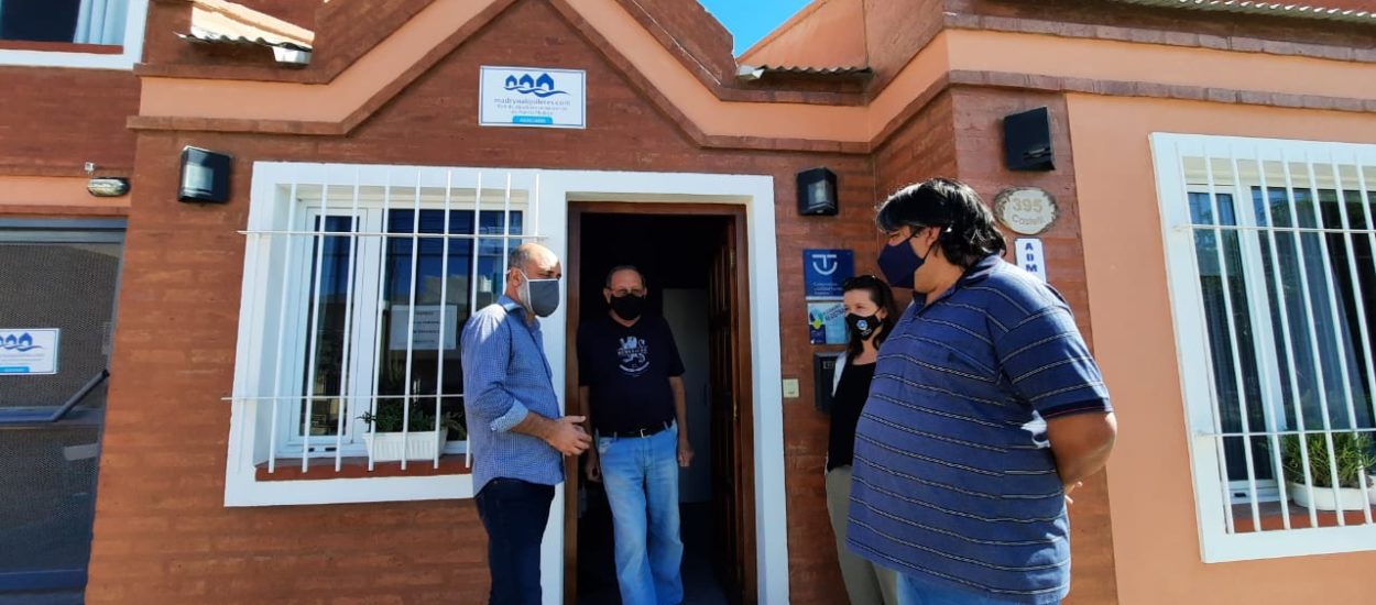 VISITA A COMERCIOS DENTRO DEL PROGRAMA DE ENTRENAMIENTO DE JÓVENES