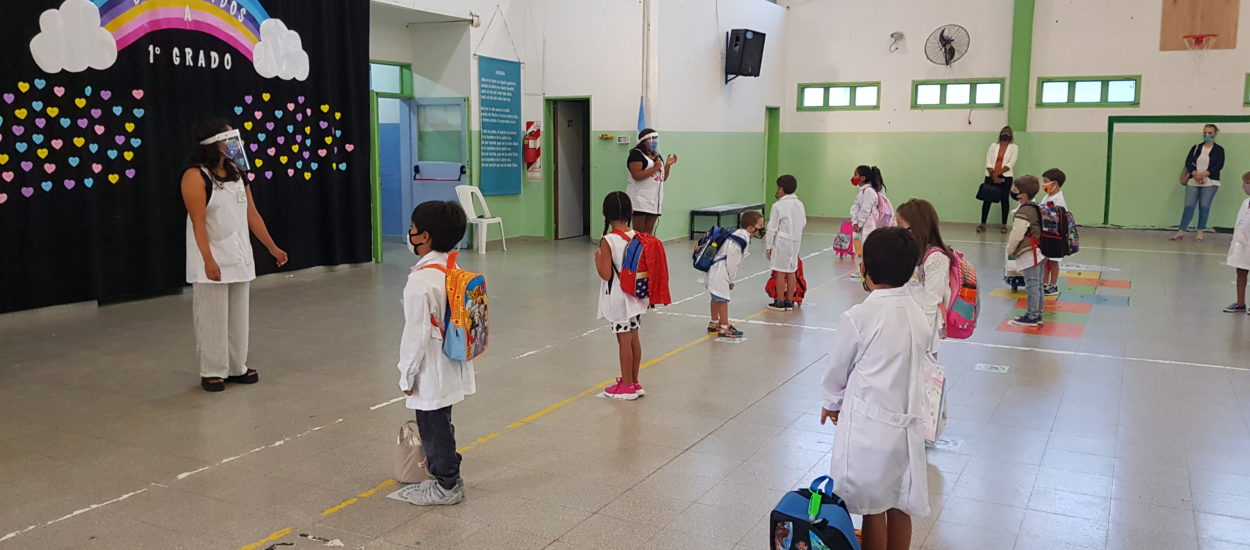 LAS ESCUELAS COMENZARON HOY EL CICLO LECTIVO BAJO NUEVAS PAUTAS QUE IMPONE LA PANDEMIA