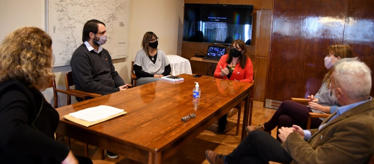 PERATA RECIBIÓ AL DIRECTOR DEL CENPAT POR EL JARDÍN MATERNAL QUE PROYECTA EL CENTRO